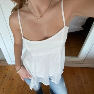 Linne  - Så gulligt o fint linne från Nelly💫🥂🤍🤩 aldrig använt 