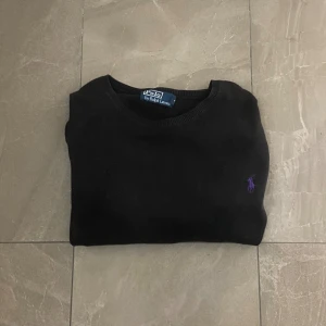 Ralph Lauren tröja - Tja! Säljer nu en riktigt snygg Ralph Lauren tröja.|Storlek:M|mycket bra skick|pris:299kr| Hör gärna av er vid funderingar!🙌