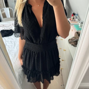 Svart klännibg - Superfin klänning från Zara💕