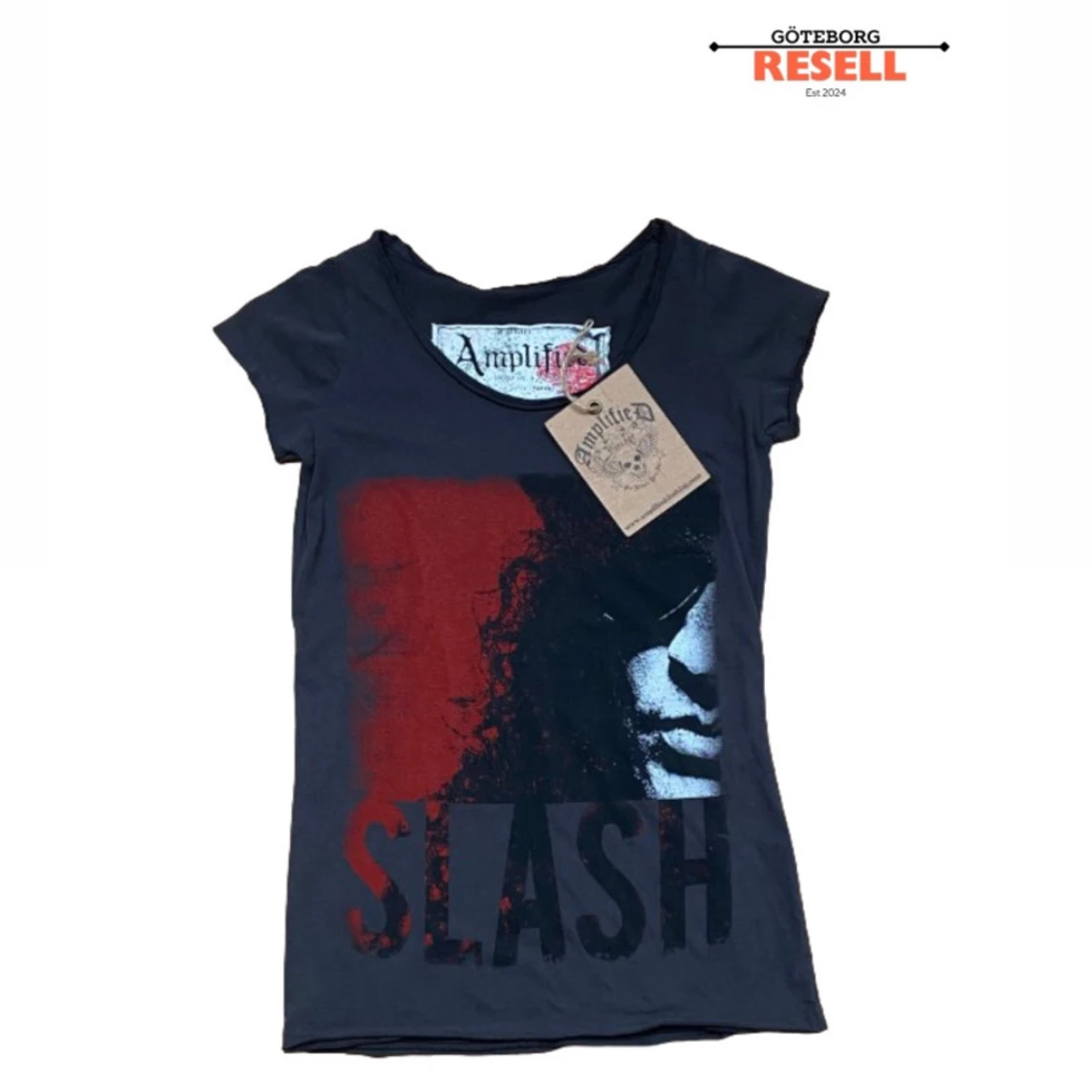 Svart Slash t-shirt från Amplified