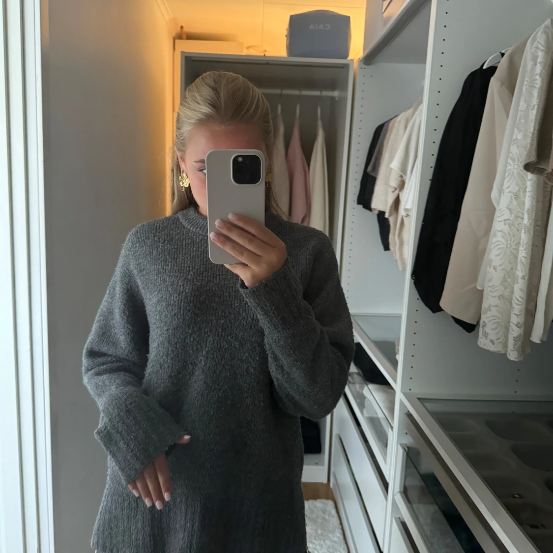 Grå stickad tröja - 90