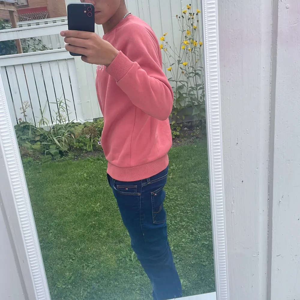 Använt 3-4 gånger helt nytt skick storlek 160 passar även 164 Pris kan snackas om  . Hupparit & Collegepaidat.