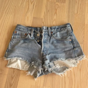 Coola levis shorts - Säljer dessa coola levis shorts som passar S!!