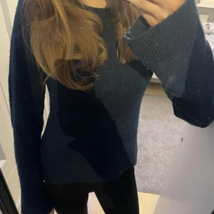 Stickad tröja - Stickad tröja från H&M som tyvärr int kommit till användning🩷