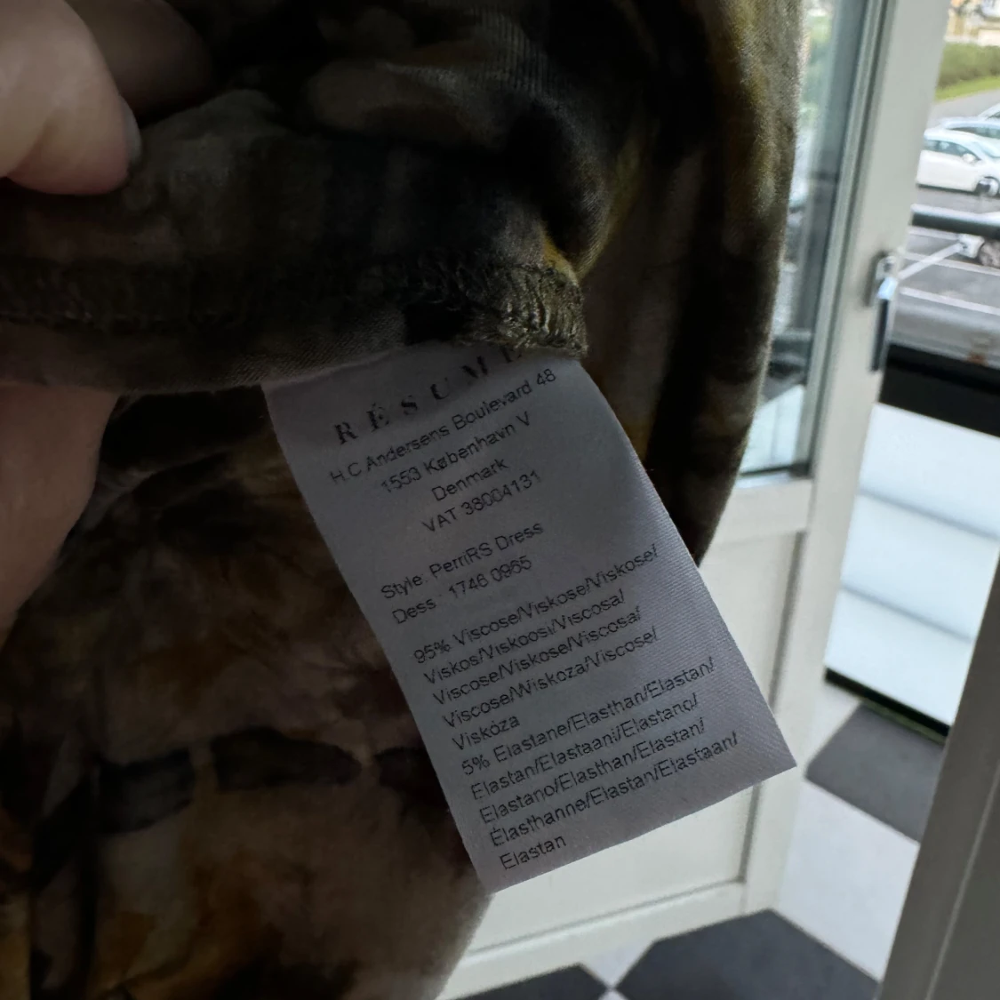 Résumé klänning nyskick - 93