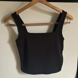 Amisu Black crop top - Black amisu crop top😍🖤