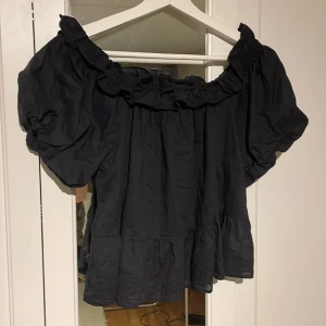 gullig svart blus!! - gullig tröja köpt på ullared!💓