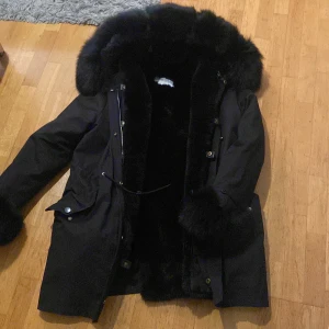 Jacka - Strl M  Avtagbar päls Varm  