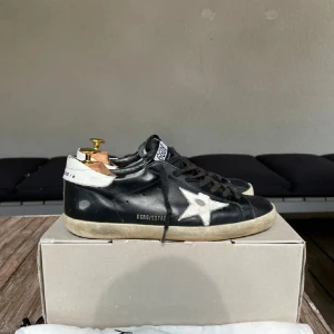 Golden goose svarta - Storlek 42 men sitter som 43 All og