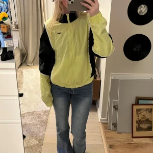 Nike vindjacka - Skit cool oversized vindjacka från Nike i storlek XS. 