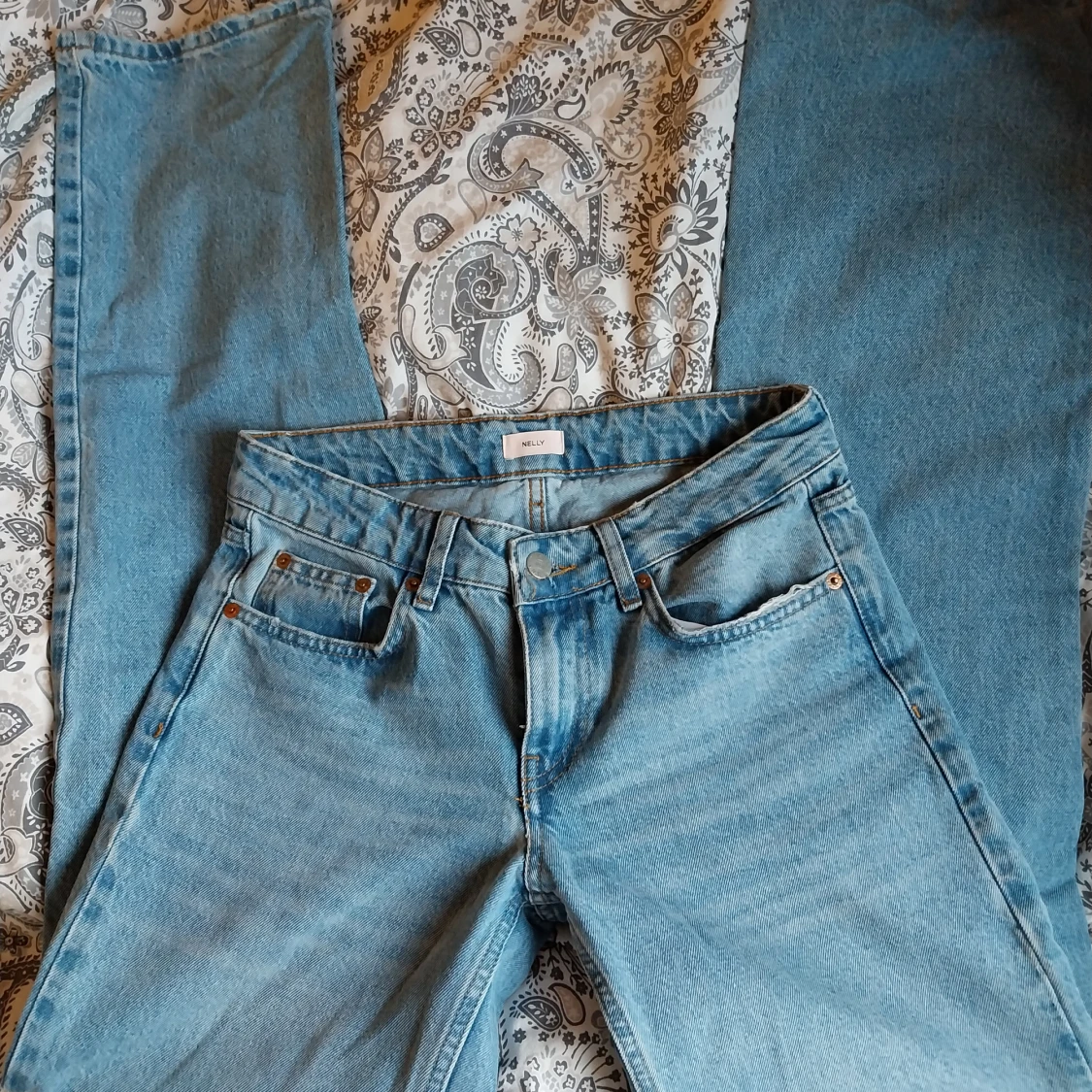 Låĝmidjade blå jeans från nelly - 1