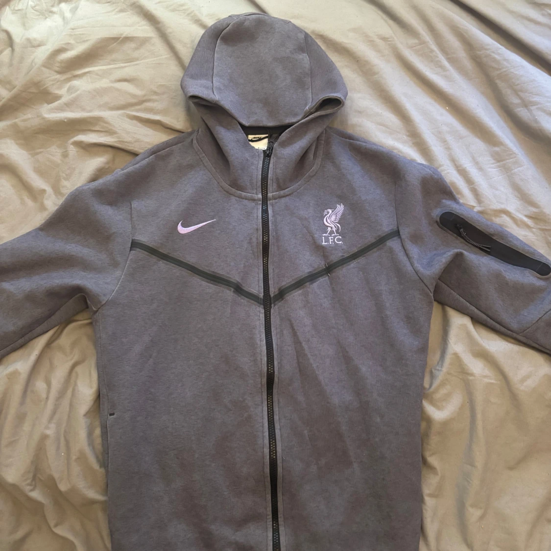 Grey Nike Tech Fleece