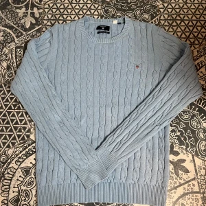 Gant tröja - Säljer en snygg Gant tröja för 200kr. Är i bra skick. Är storlek M men passar även S. Om du har några frågor så finns jag i DM mvhMRcvb