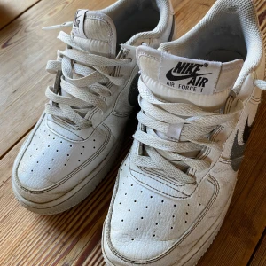 Nike air force one  - Välanvända. Skapligt skick. 