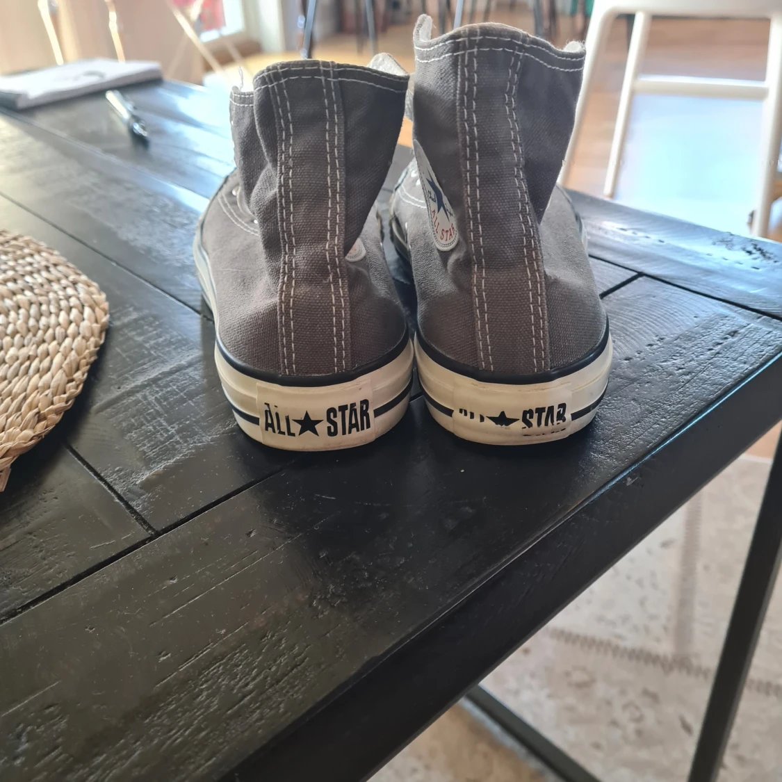 Converse Chuck Taylor knappt använda  - 91