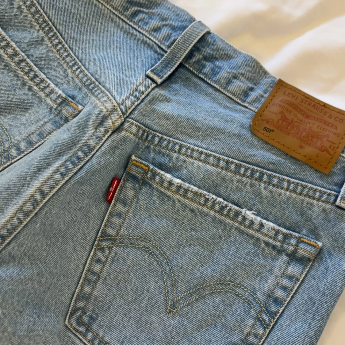 Blåa levi’s 501 shorts - 92