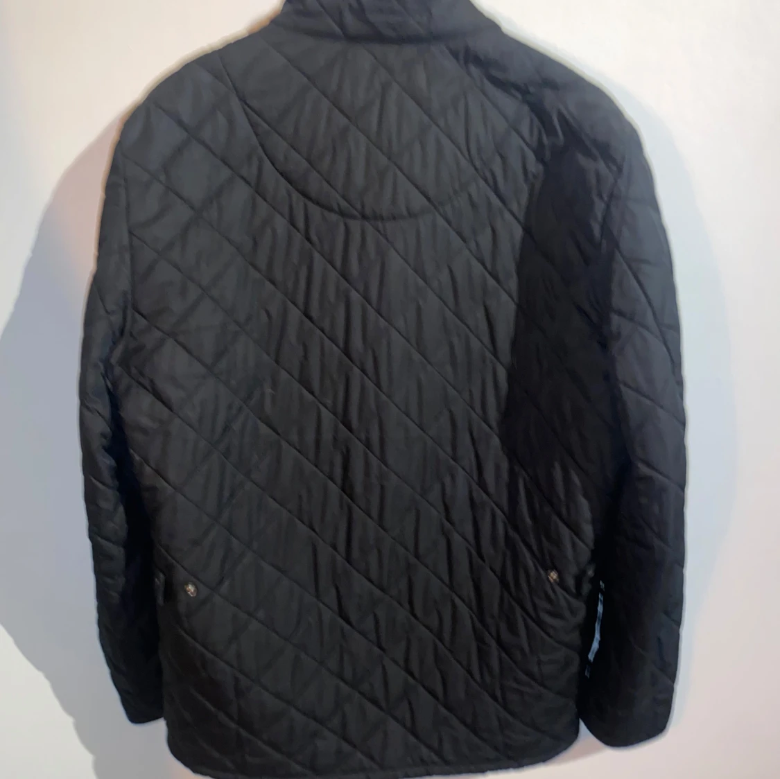 Svart quiltad jacka från Barbour - 90