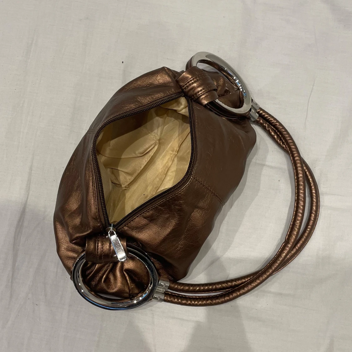 Brun axelväska i fejkskinn - 92