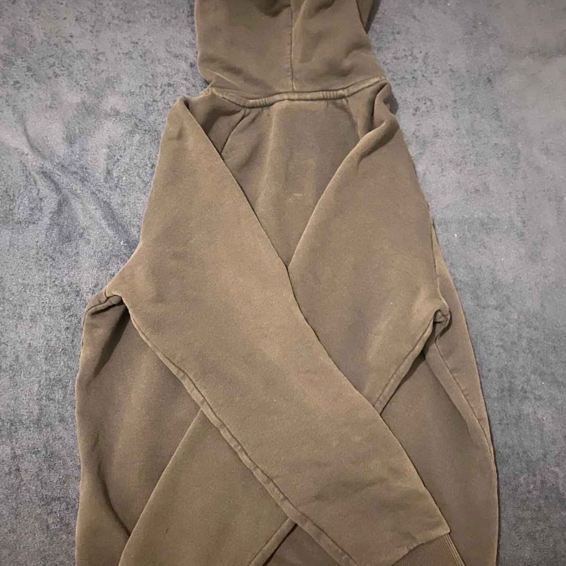 Svart och litet mörkblå hoodie från Peak Performance - 90