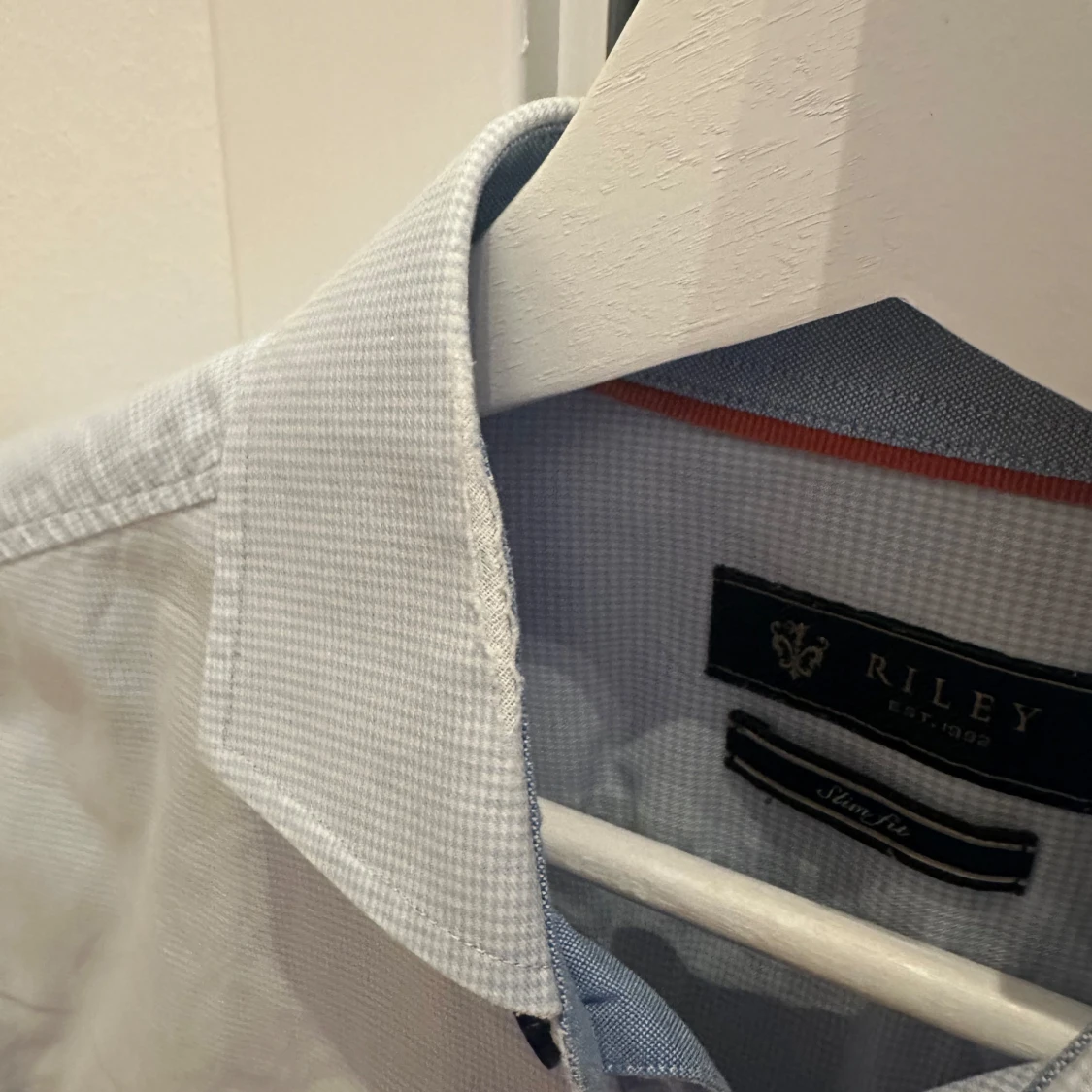 Ljusblå skjorta från Riley - 92