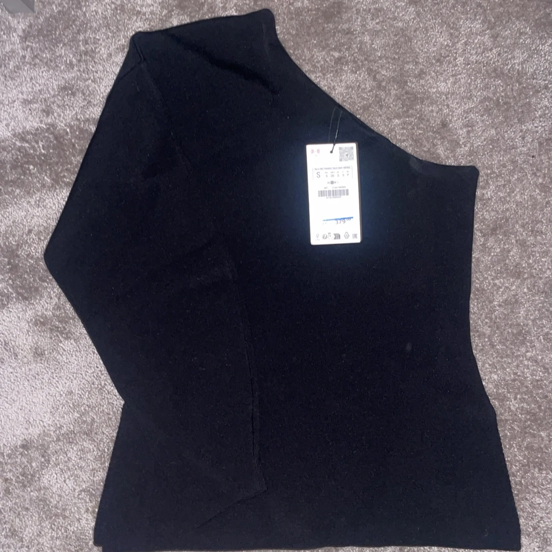 Svart oneshoulder topp - 90