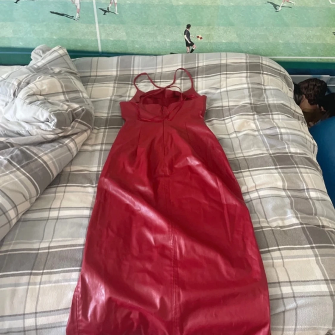 Röd klänning med slits - 93