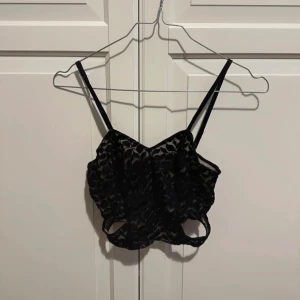 h&m spetstopp / bralette - sparsamt använd 