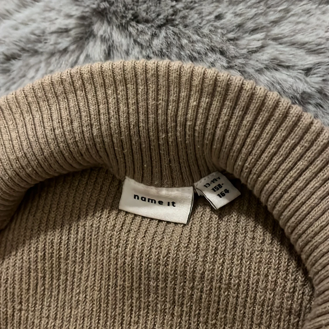 Beige ribbad tröja från Name It - 1