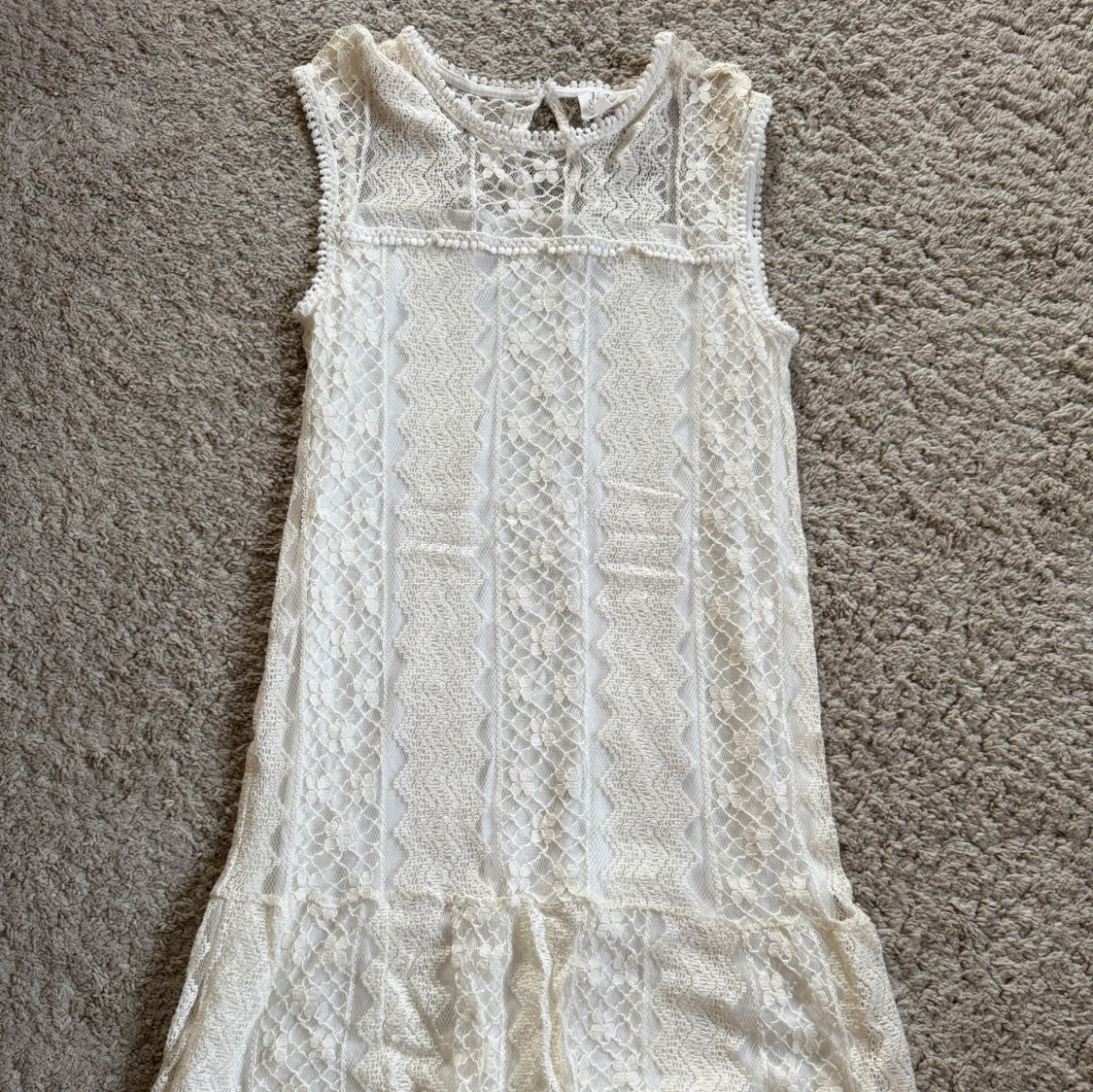 Vit spetsklänning från KappAhl