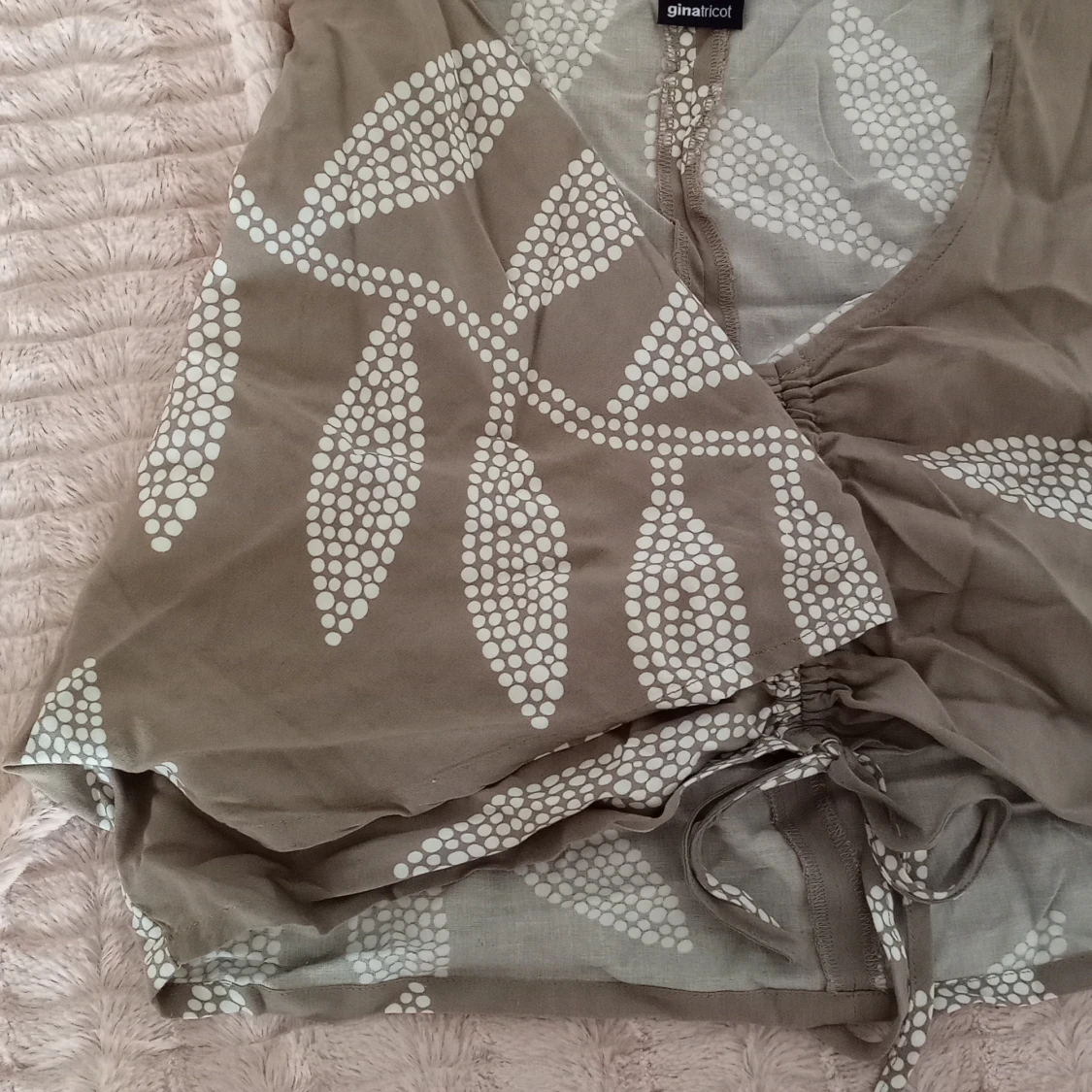 Blus med mönster - 1