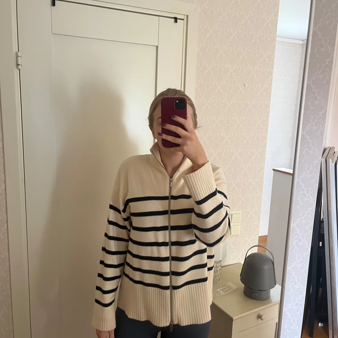 Beige och mörkblå randig kofta - 2