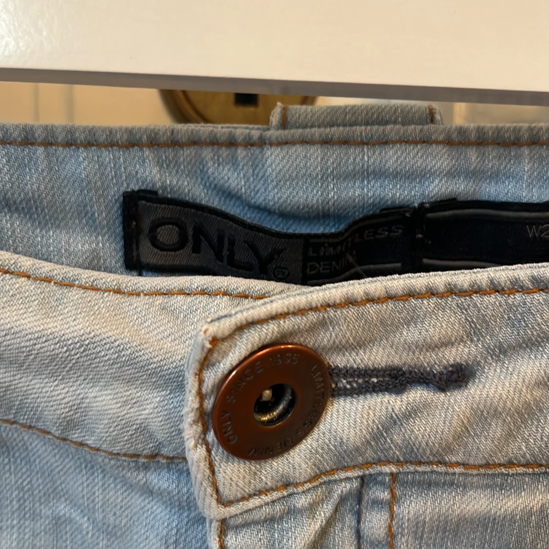 Ljusblå jeansshorts  - 2