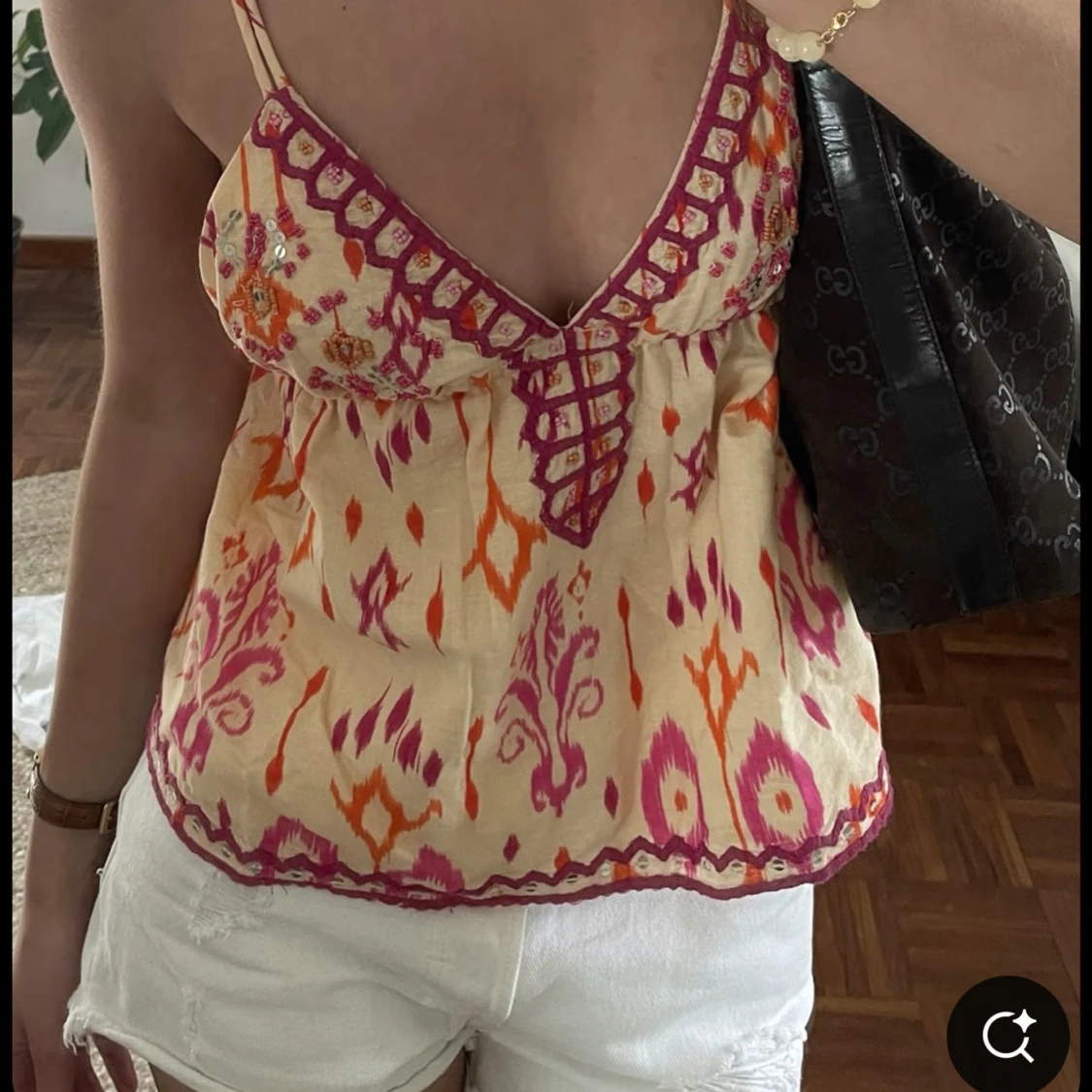 Mönstrad ärmlös topp - 3