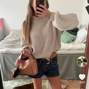 Hunkydory stickad tröja beige  - Fint skick. Säljer en likadan i mörkblå i en annan annons också! 