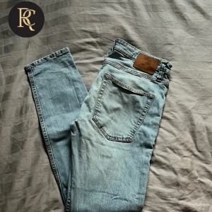 Jeans - Säljer dessa snygga jeans från Lager 157 i storlek Rocket (M) i ett bra skick! Hör av er för fler frågor!🤝