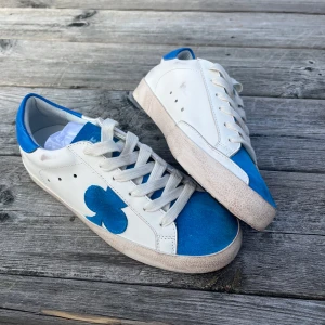 The gallerist skor - Aldrig använda, Köpta för 1800kr Går att hämta i hammarbysjöstad och Gustavsberg 