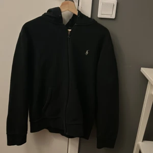 Ralph Lauren Zip Hoodie - Bra skick, använt några gånger