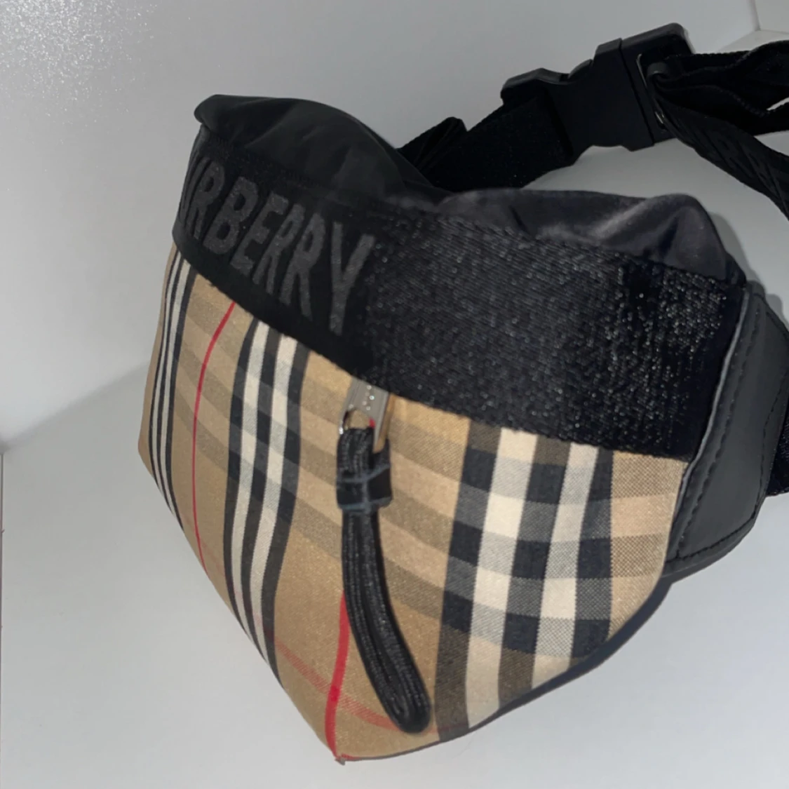 Rutig midjeväska från Burberry
