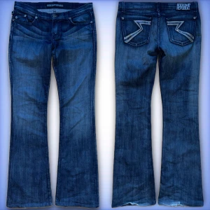 Rock & Republic jeans - Ett par jätte fina, lågmidjade och bootcut rock & Republic jeans i ett fint skick! Hör av dig ifall du har frågor💙