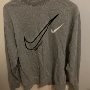 Nike tröja - Mycket bra skick St M Grå Nike 