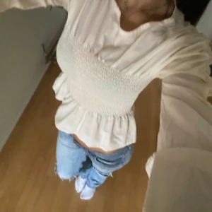 Korsettliknande blus  - Säljer min supersnygga helt oanvända blus! 