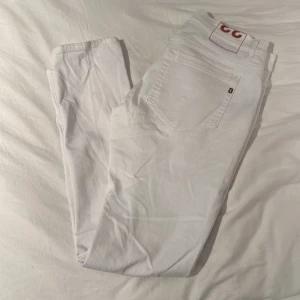 Dondup jeans - Dondup jeans  Skick 10/10 Använd - 3 gånger MAX Ny pris 3000