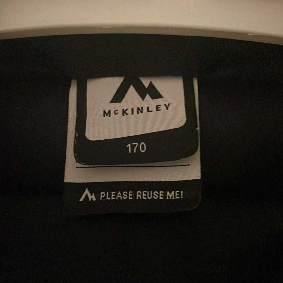 Svart dunväst från McKinley - 91