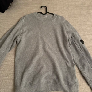 Cp company sweatshirt - 10/10 cond aldrig använd Nypris över 2000kr 