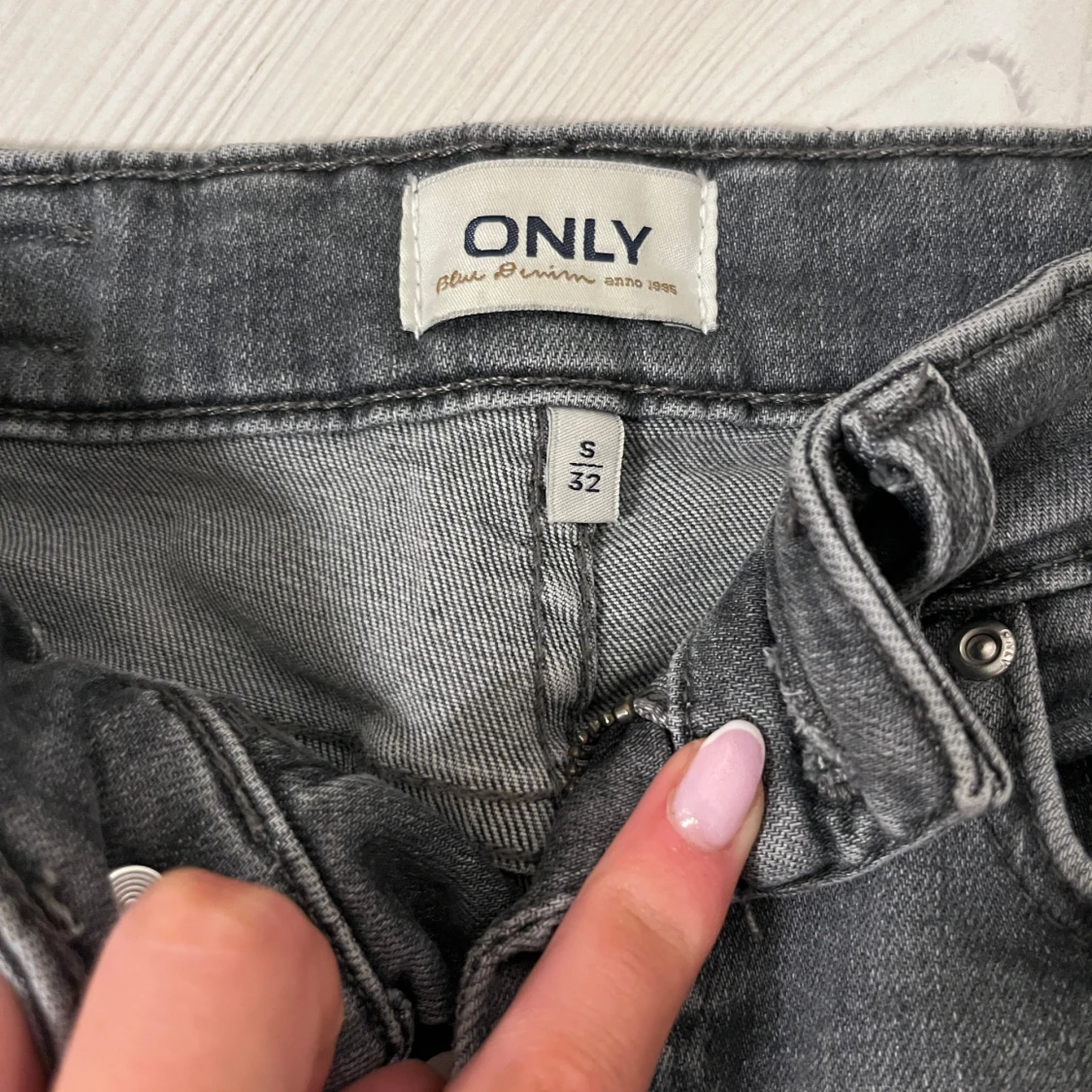 Grå bootcut jeans från ONLY - 90