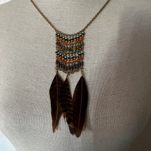 Bohemian Feather Necklace - A Touch of Bohemian Elegance