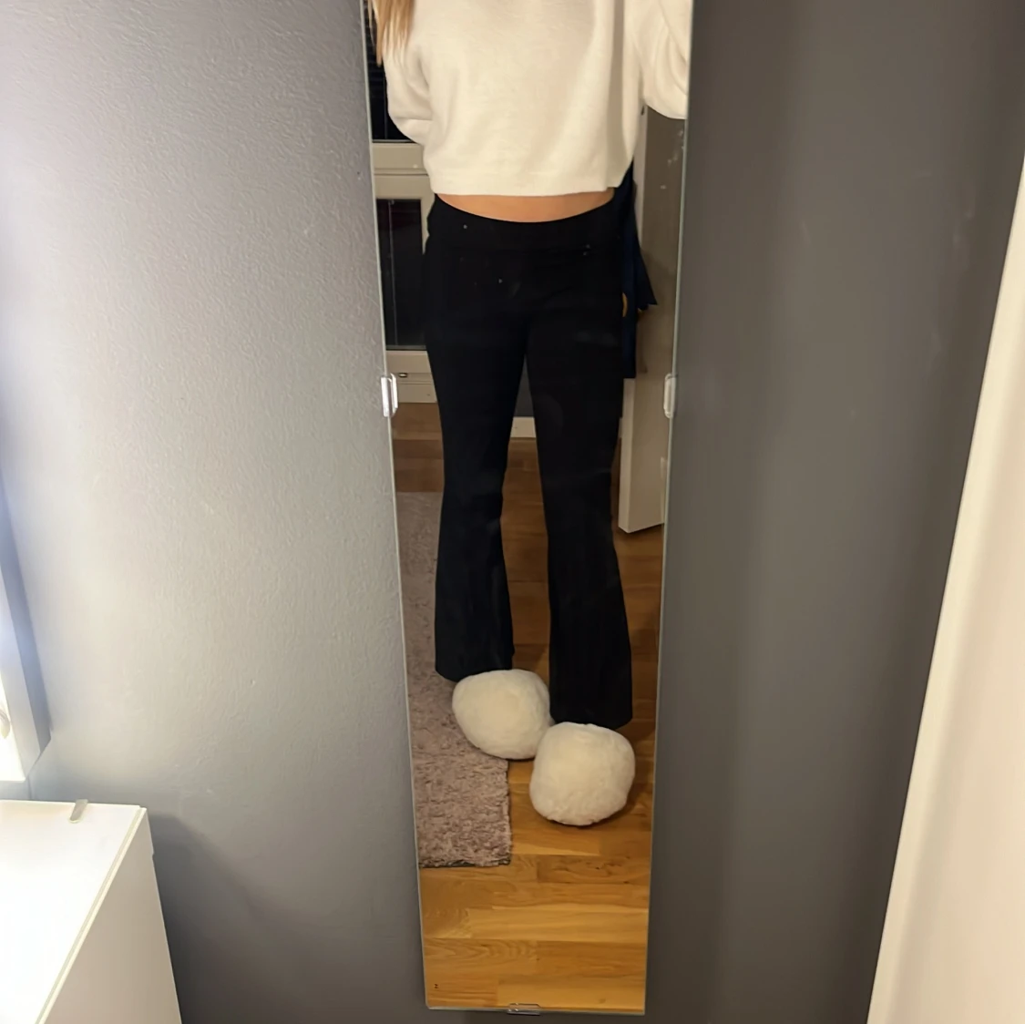 Svarta bootcut byxor - 90