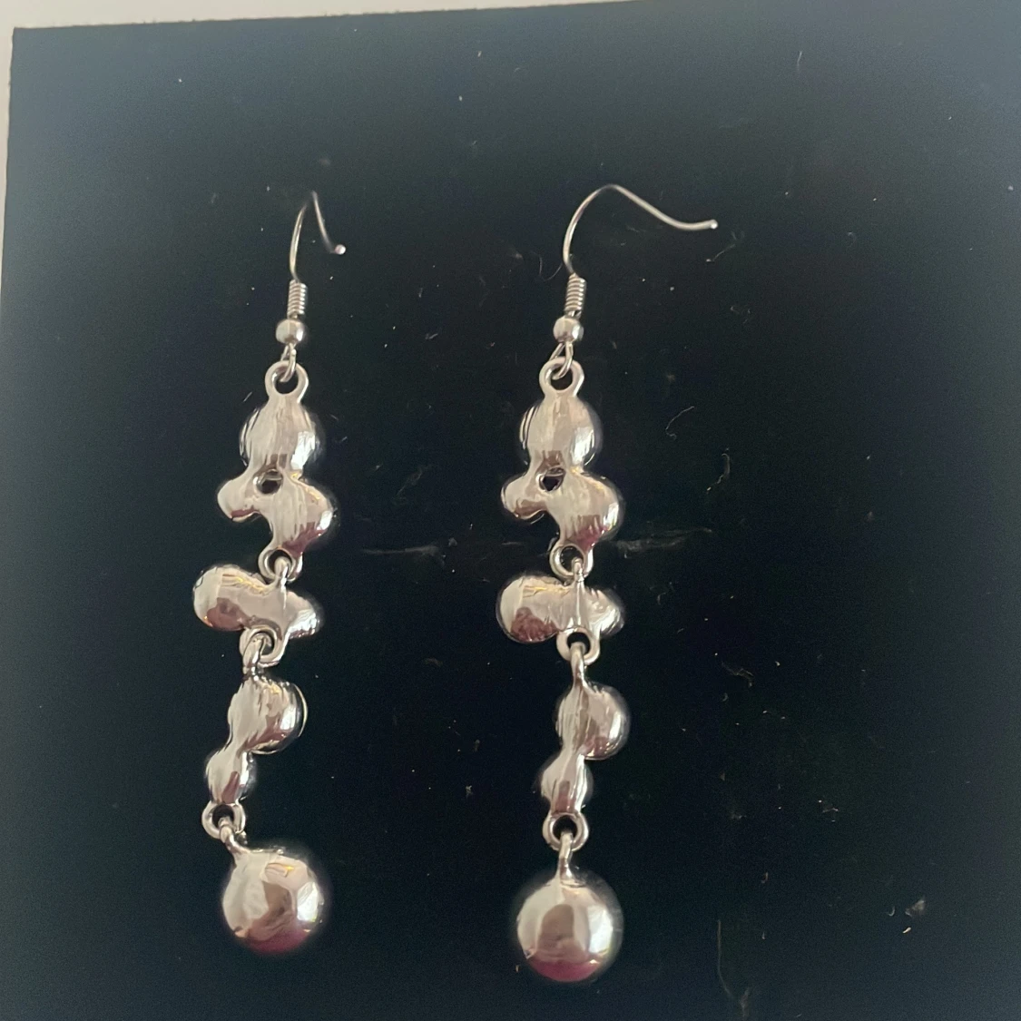 Glittriga silverörhängen med stenar - 91