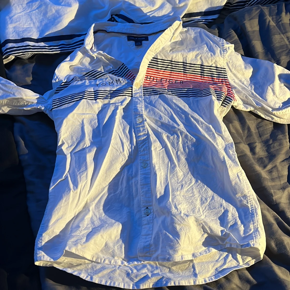 Vit skjorta från Tommy Hilfiger