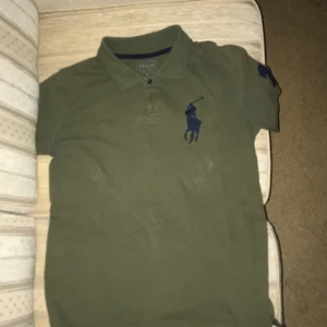 Polo tröja  - Den är ny ej använd